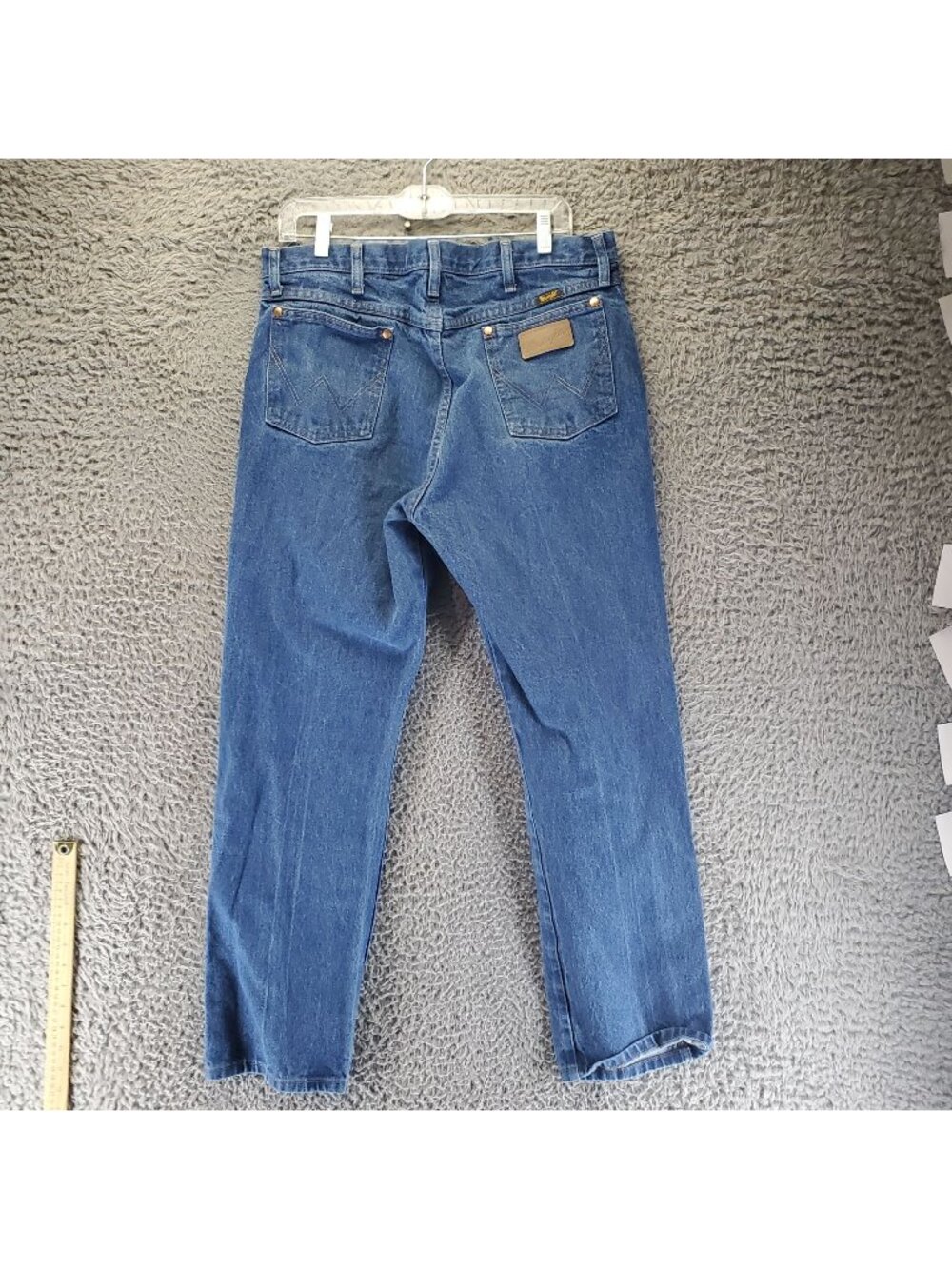 Wrangler Jeans Mens Size 38x30 Blue 13MWZ Regular Bootcut Cowboy Denim *Read*